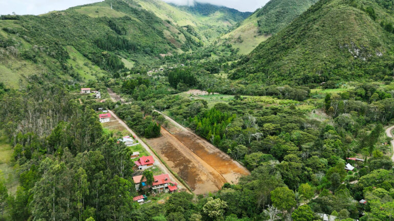 Vista del entorno natural de Bosques de San Roque en Chontabamba, Oxapampa